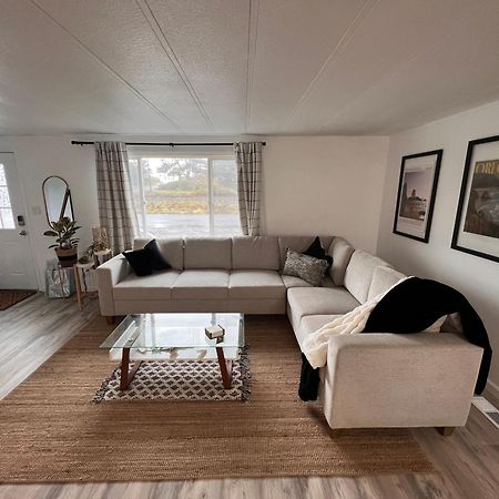 Villa Tiki Escape W/ Amazing Mountain And Marsh Backdrop à Rockaway Beach Extérieur photo