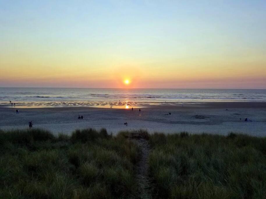 Villa Tiki Escape W/ Amazing Mountain And Marsh Backdrop à Rockaway Beach Extérieur photo