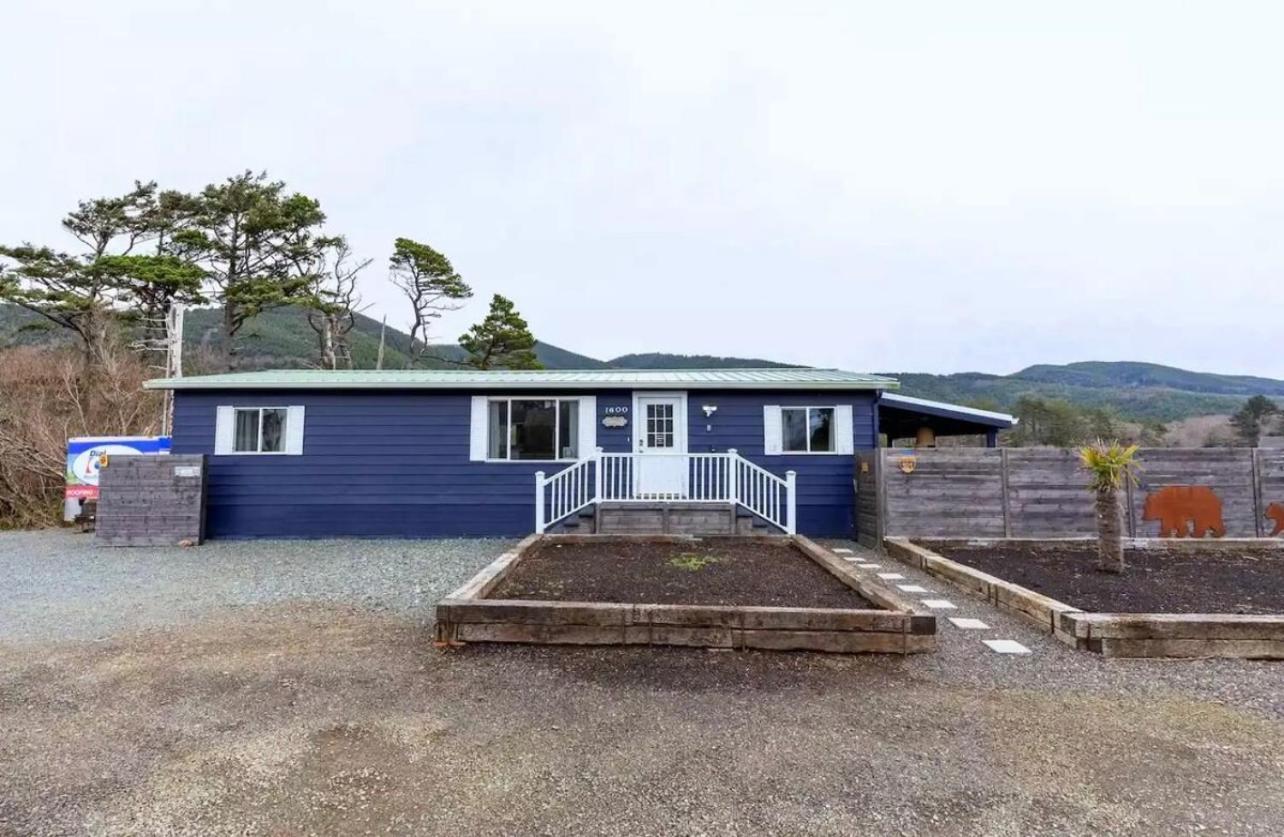 Villa Tiki Escape W/ Amazing Mountain And Marsh Backdrop à Rockaway Beach Extérieur photo